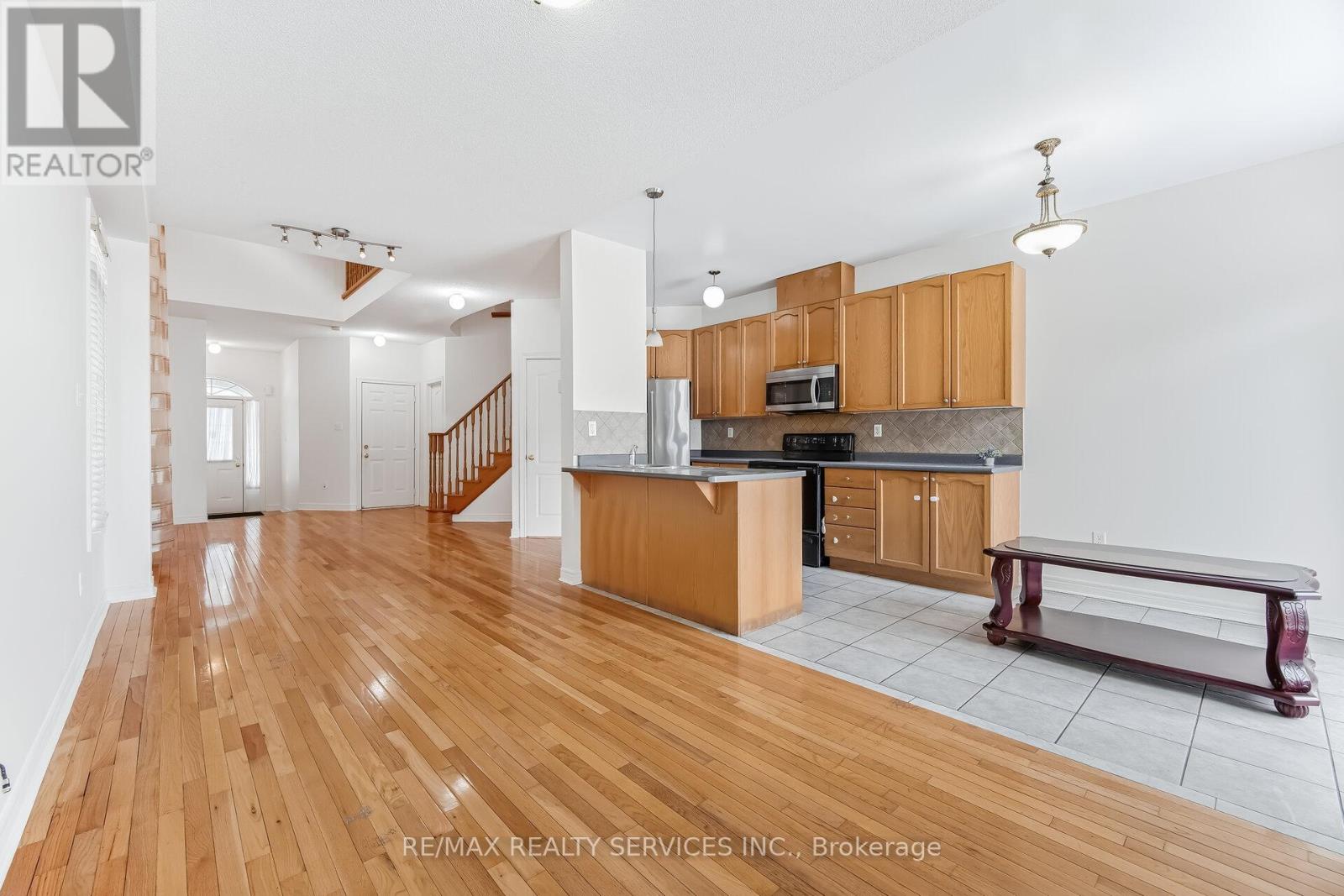 4 Rocky Point Crescent, Brampton, Ontario  L6V 4S8 - Photo 14 - W12805948