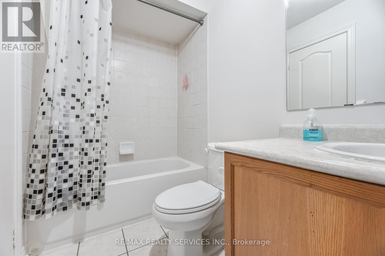 4 Rocky Point Crescent, Brampton, Ontario  L6V 4S8 - Photo 40 - W12805948