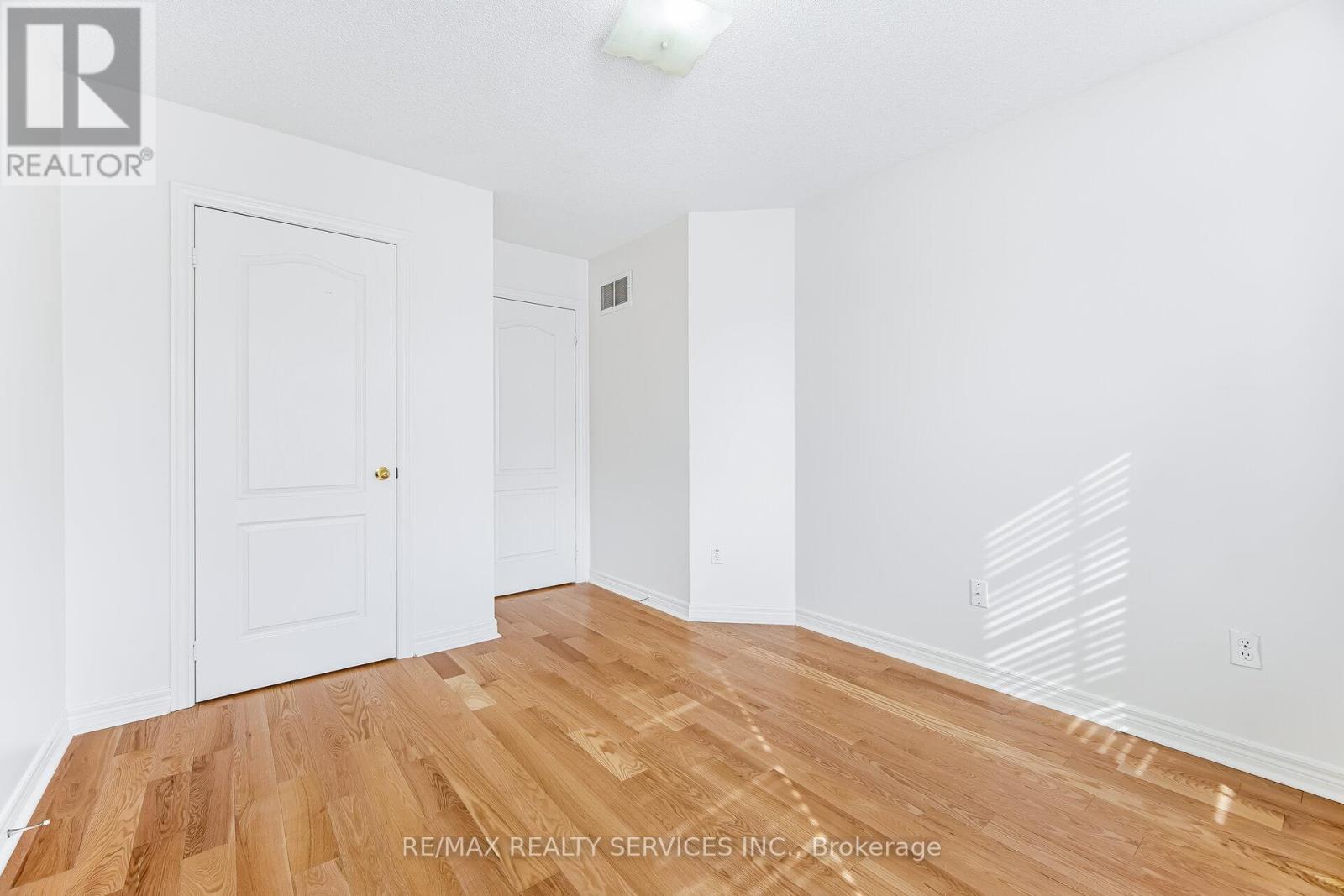 4 Rocky Point Crescent, Brampton, Ontario  L6V 4S8 - Photo 36 - W12805948