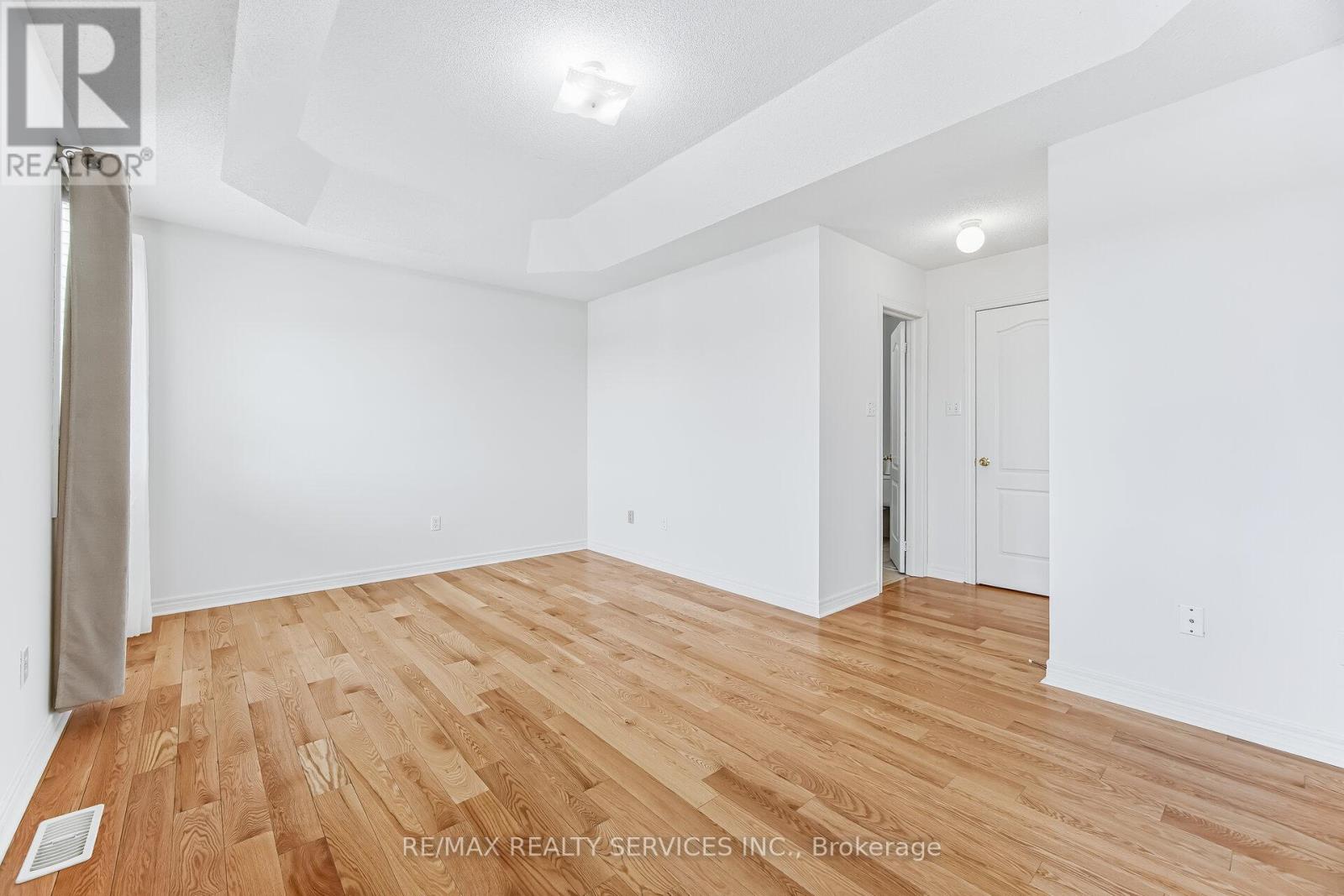 4 Rocky Point Crescent, Brampton, Ontario  L6V 4S8 - Photo 28 - W12805948