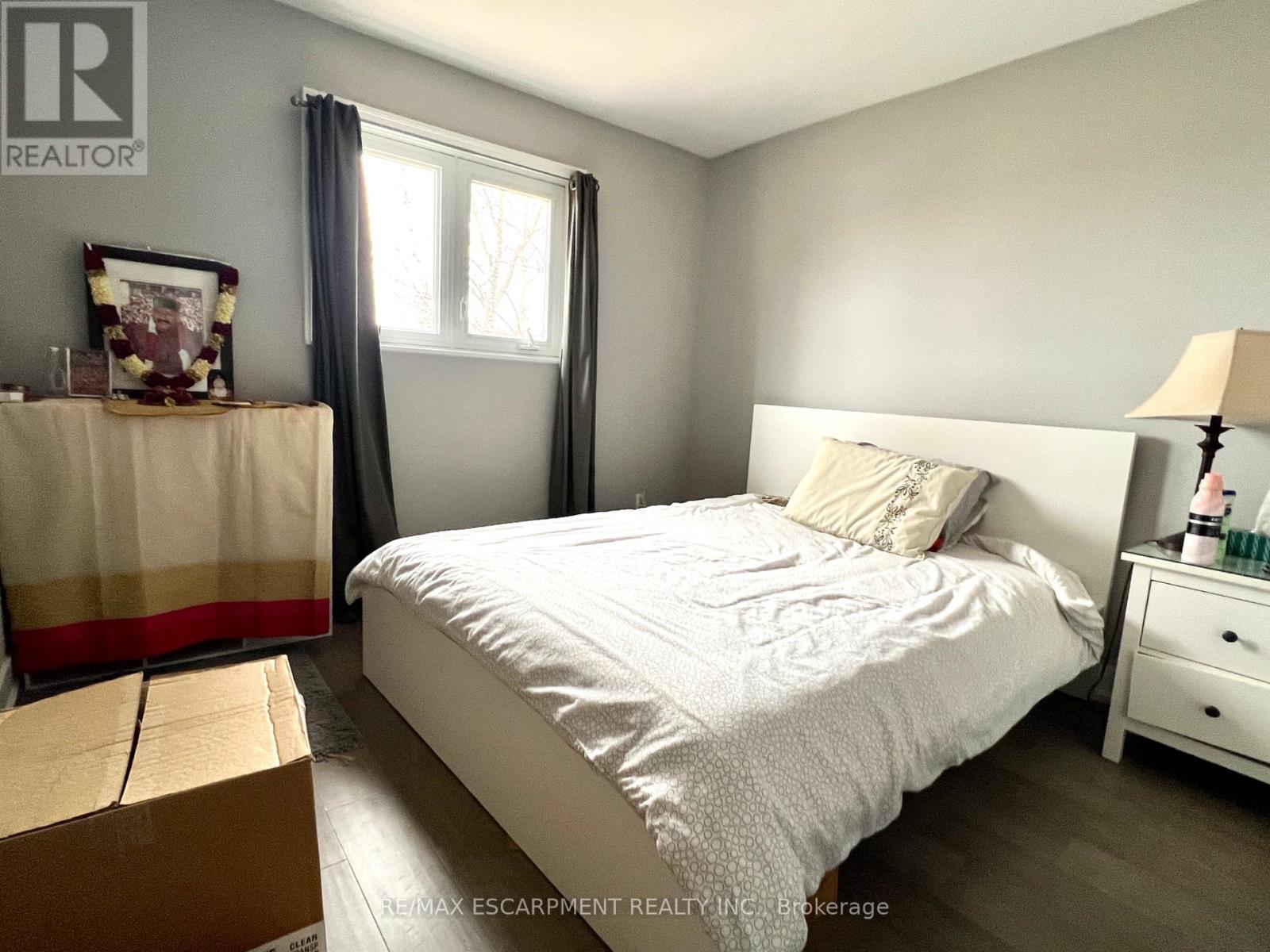 Upper - 25 Joycelyn Drive, Mississauga, Ontario  L5M 1T5 - Photo 10 - W12824982