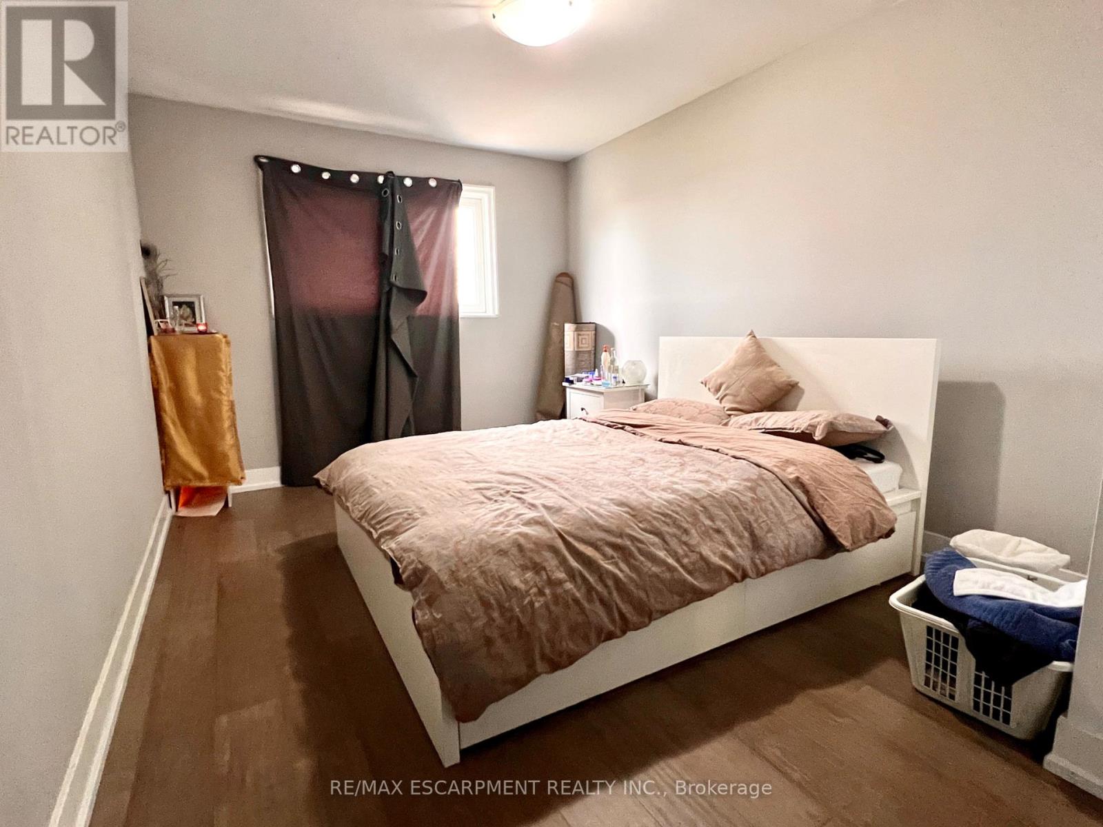 Upper - 25 Joycelyn Drive, Mississauga, Ontario  L5M 1T5 - Photo 9 - W12824982