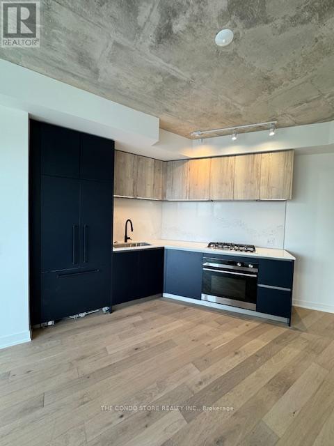 604 - 2625 Dundas Street W, Toronto, Ontario  M6P 0C5 - Photo 3 - W12824988