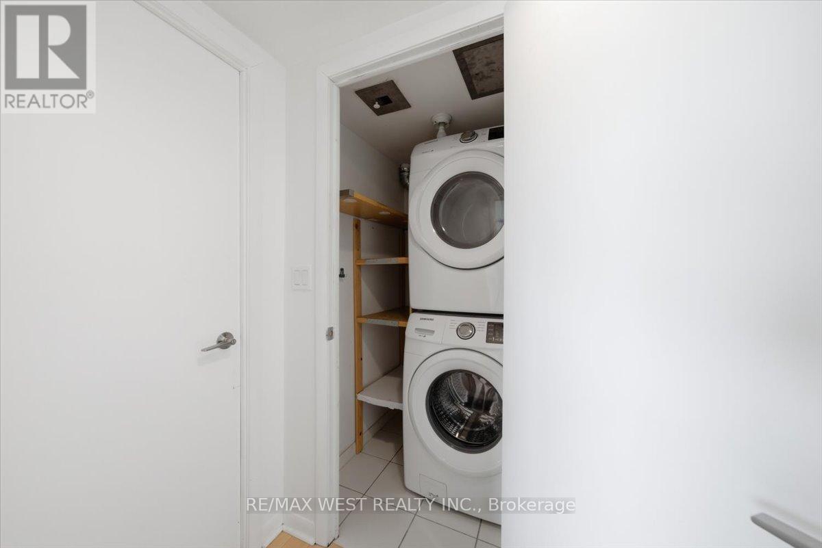 1716 - 185 Legion Road N, Toronto, Ontario  M8Y 0A1 - Photo 16 - W12825016