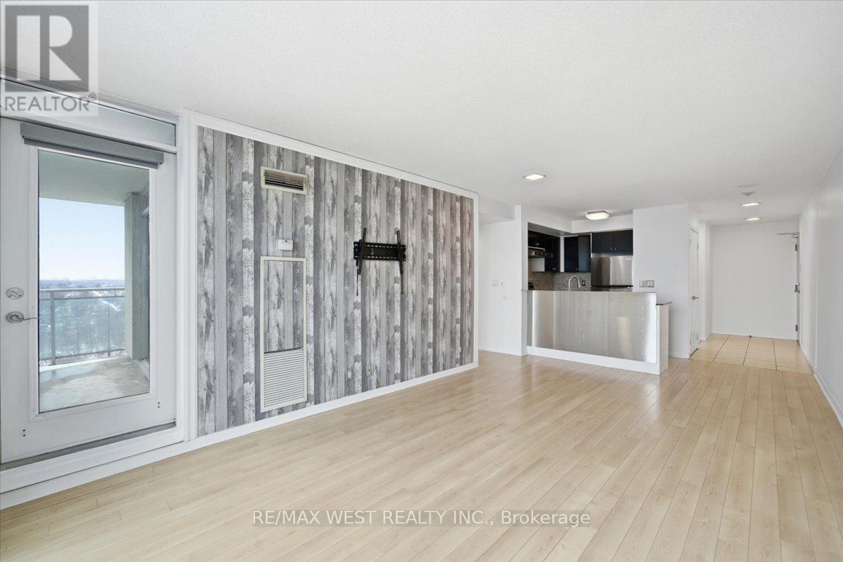 1716 - 185 Legion Road N, Toronto, Ontario  M8Y 0A1 - Photo 3 - W12825016