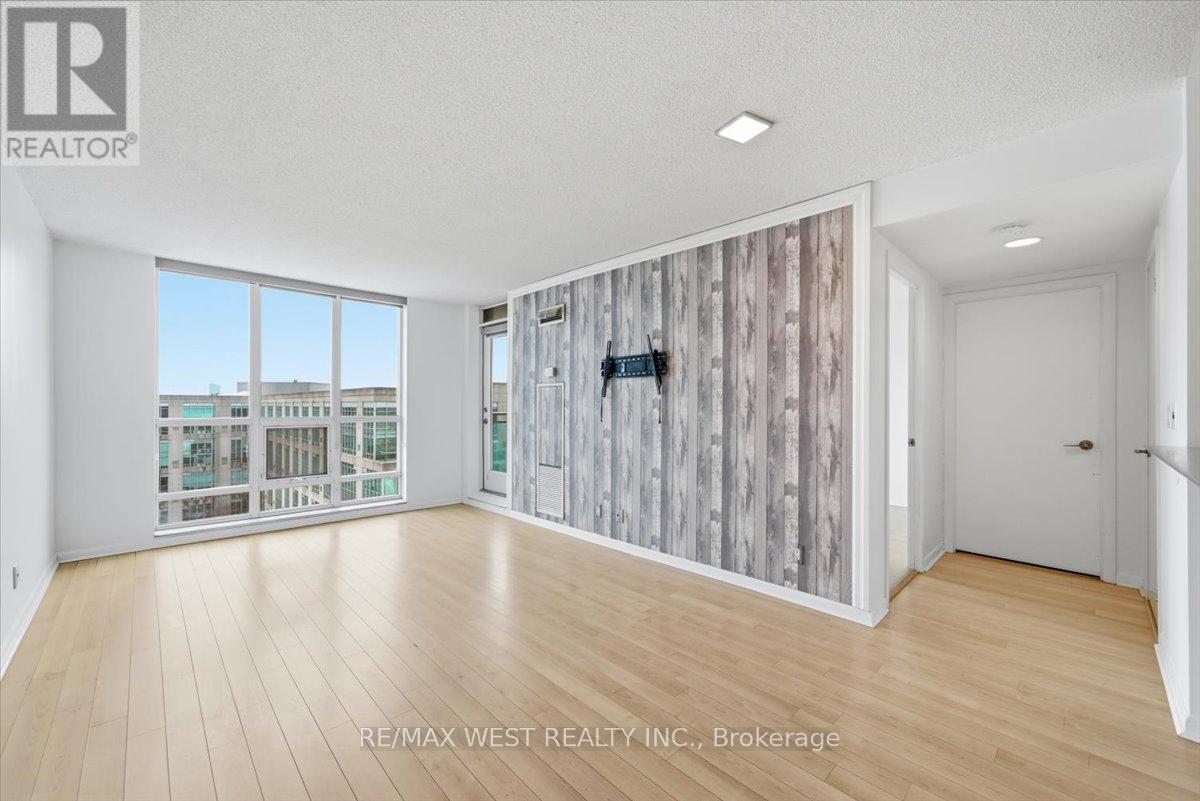 1716 - 185 Legion Road N, Toronto, Ontario  M8Y 0A1 - Photo 4 - W12825016