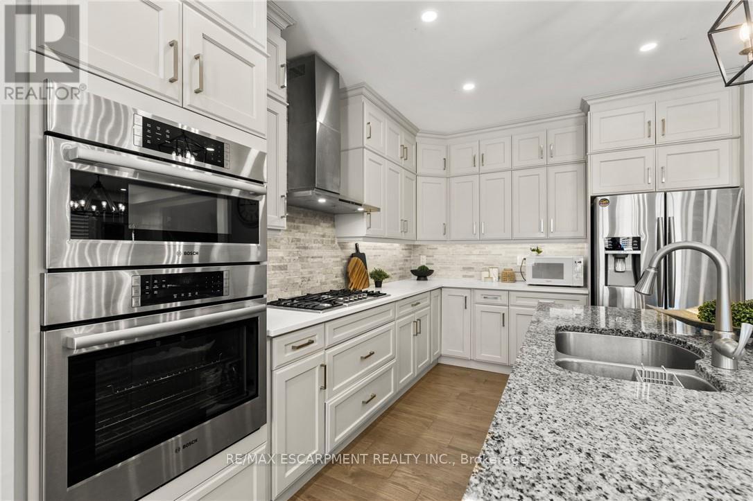 136 Hatt Court, Milton, Ontario  L9E 1G7 - Photo 23 - W12825022