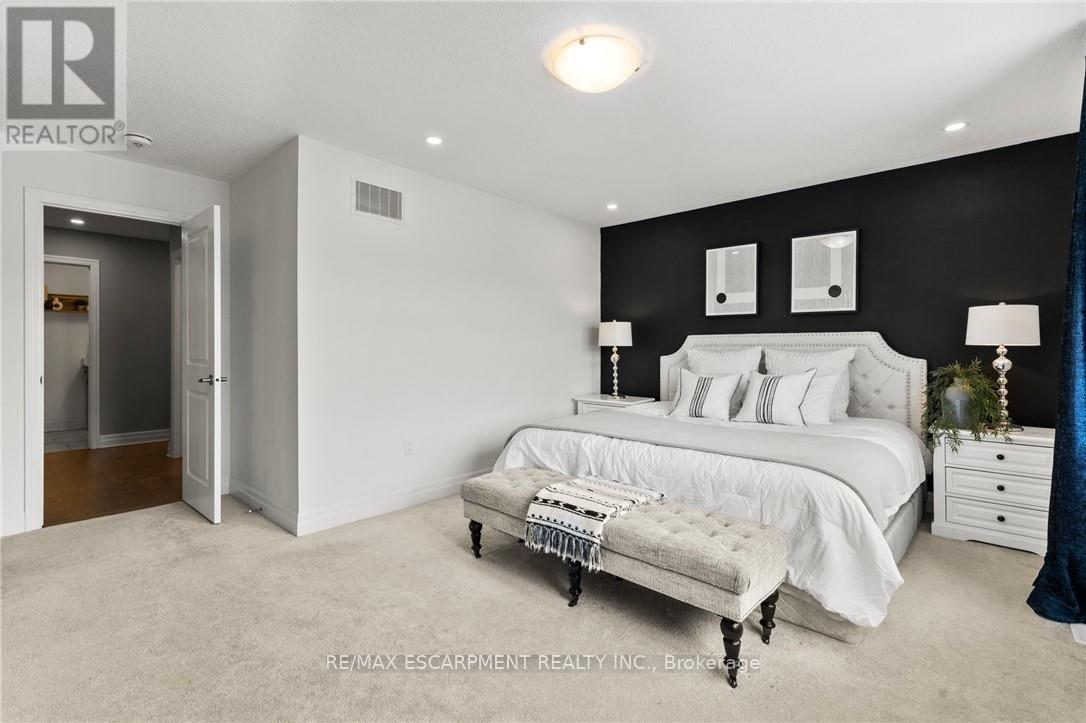 136 Hatt Court, Milton, Ontario  L9E 1G7 - Photo 32 - W12825022