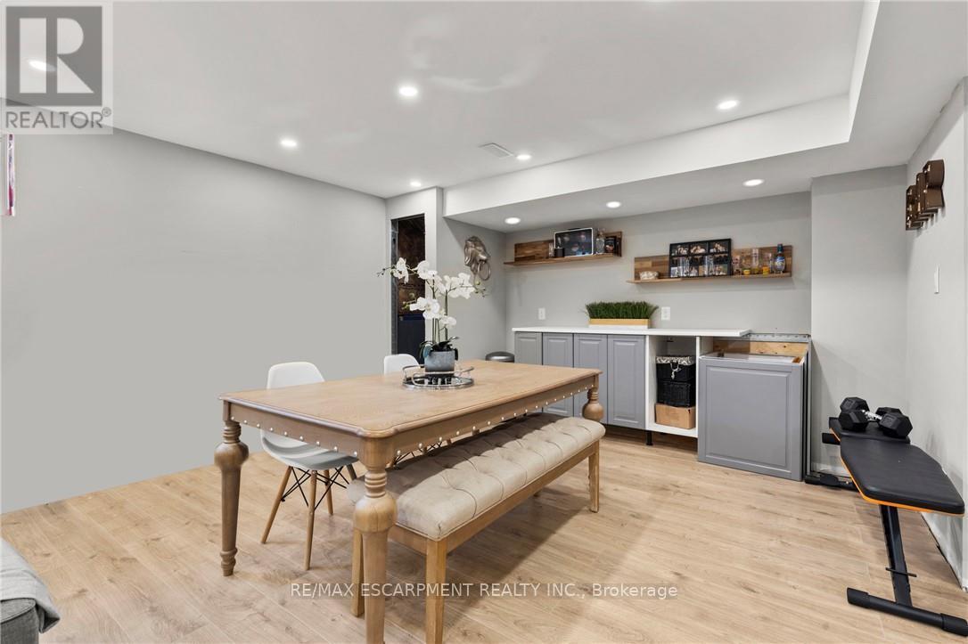 136 Hatt Court, Milton, Ontario  L9E 1G7 - Photo 41 - W12825022