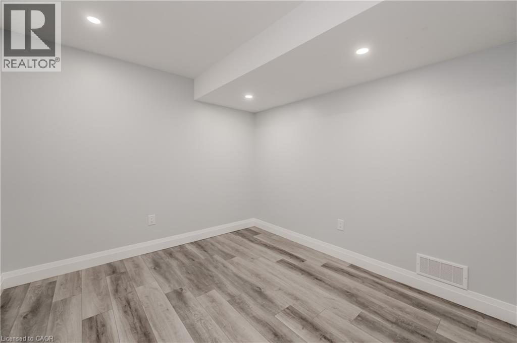 119 Monarch Woods Drive, Kitchener, Ontario  N2P 0K2 - Photo 41 - 40807826