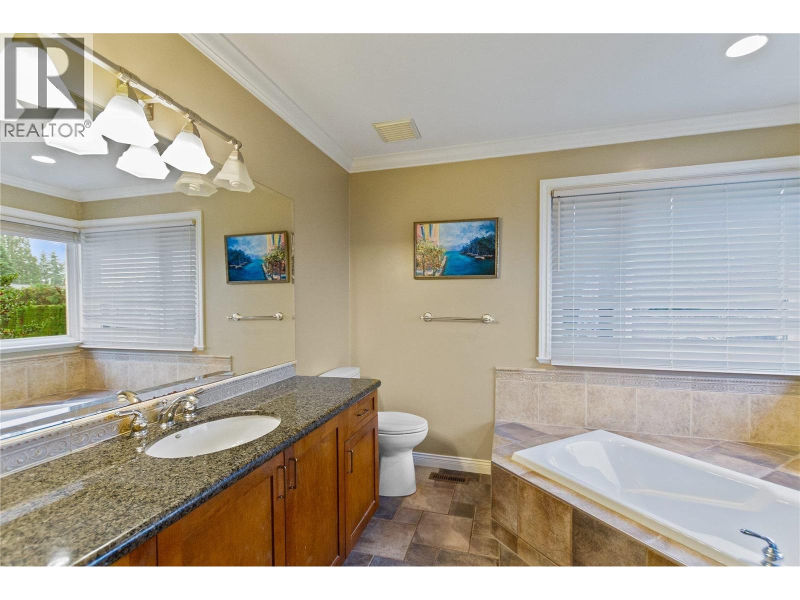 3782 Lonsdale Avenue, North Vancouver, British Columbia  V7N 3K6 - Photo 12 - R3094029