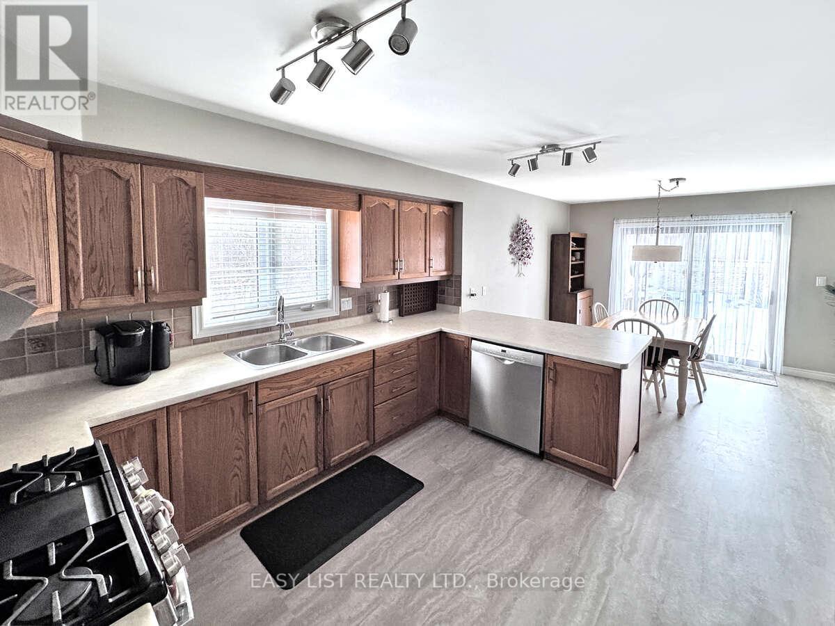 639 Secretariate Drive, St. Clair, Ontario  N0N 1G0 - Photo 22 - X12825014