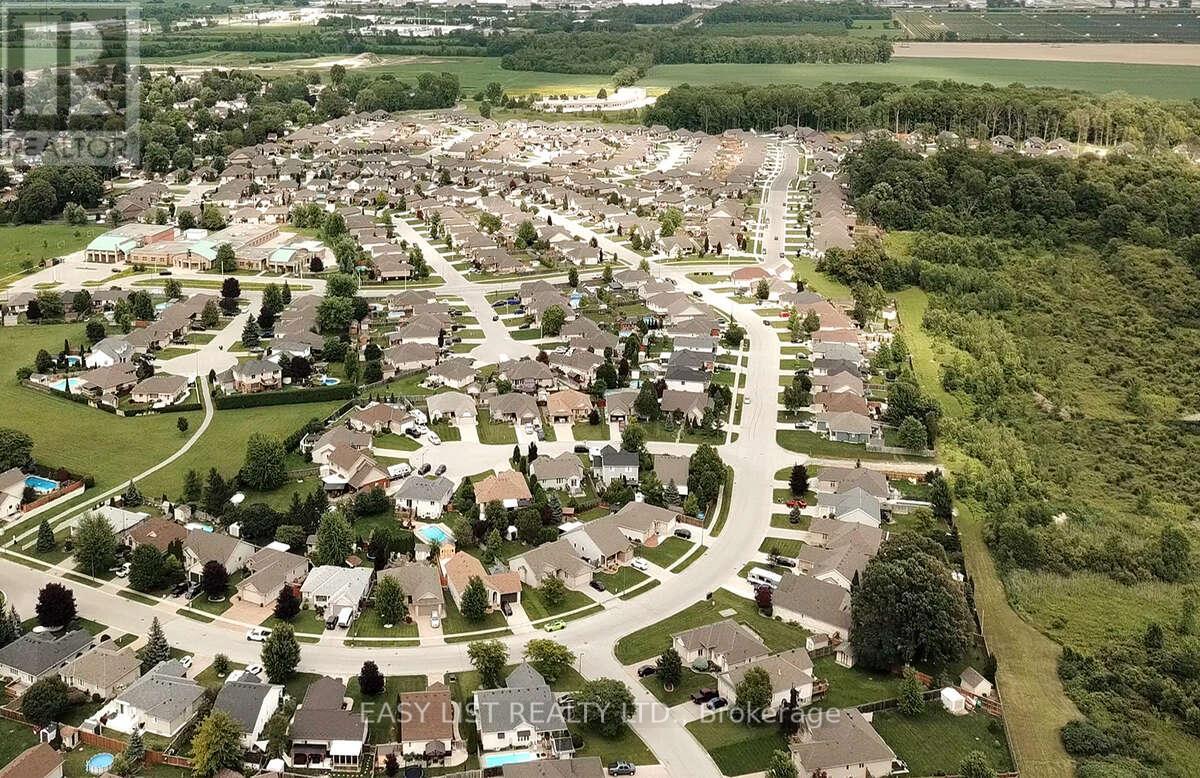 639 Secretariate Drive, St. Clair, Ontario  N0N 1G0 - Photo 43 - X12825014