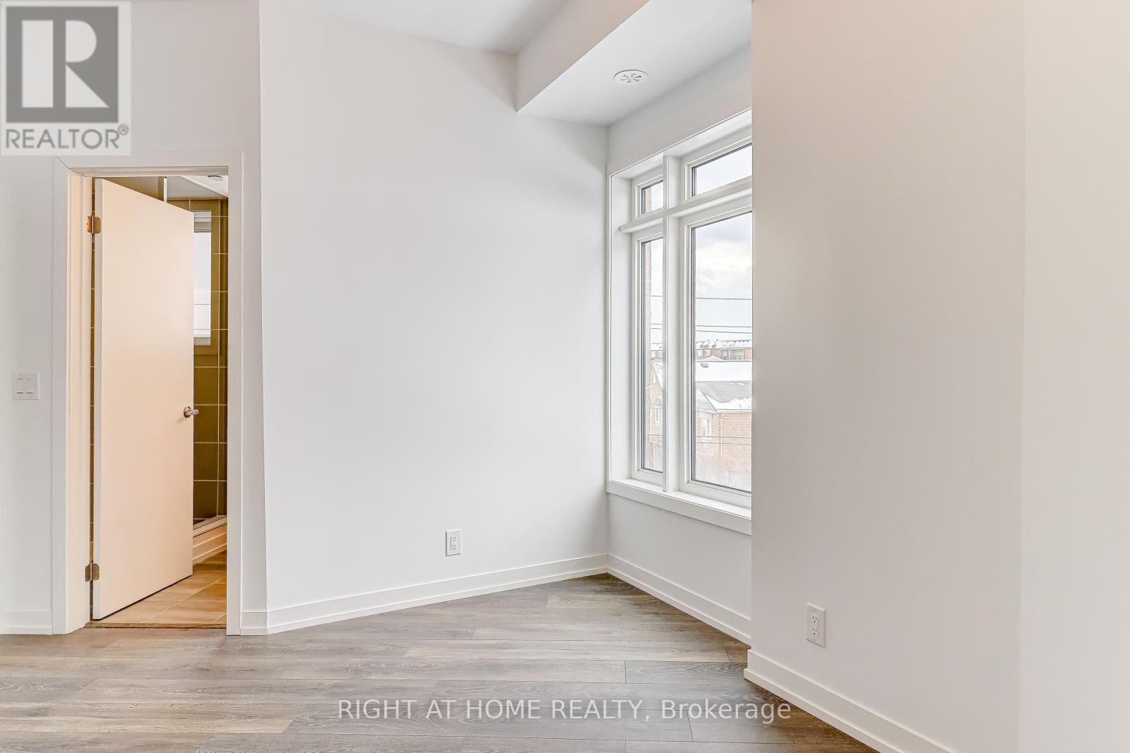 1 Case Ootes Drive, Toronto (Victoria Village), Ontario  M4A 0A9 - Photo 17 - C12790948