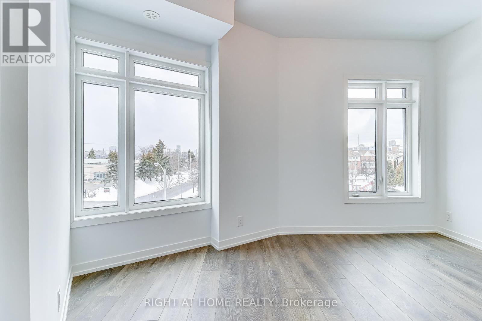 1 Case Ootes Drive, Toronto (Victoria Village), Ontario  M4A 0A9 - Photo 16 - C12790948