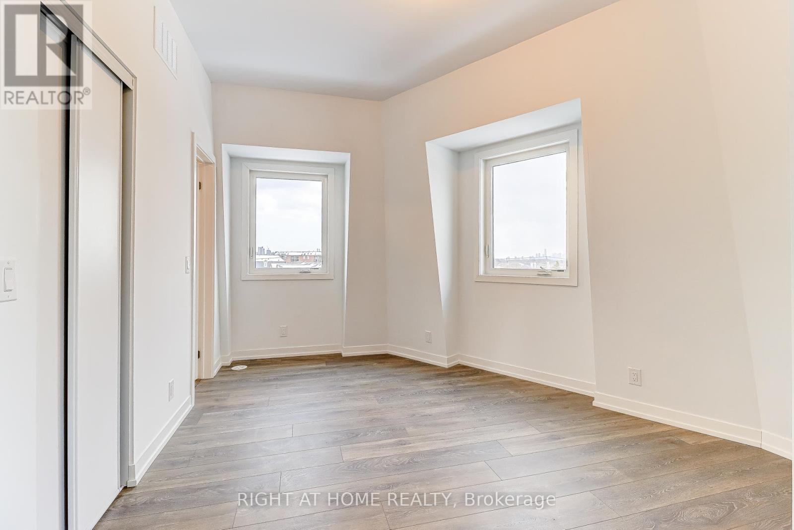 1 Case Ootes Drive, Toronto (Victoria Village), Ontario  M4A 0A9 - Photo 20 - C12790948