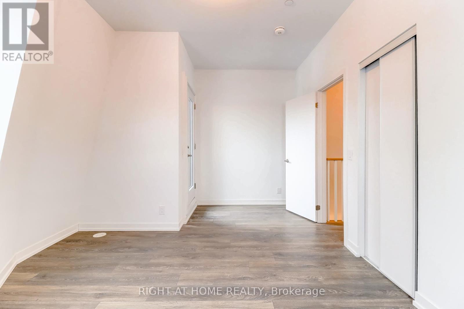 1 Case Ootes Drive, Toronto (Victoria Village), Ontario  M4A 0A9 - Photo 22 - C12790948