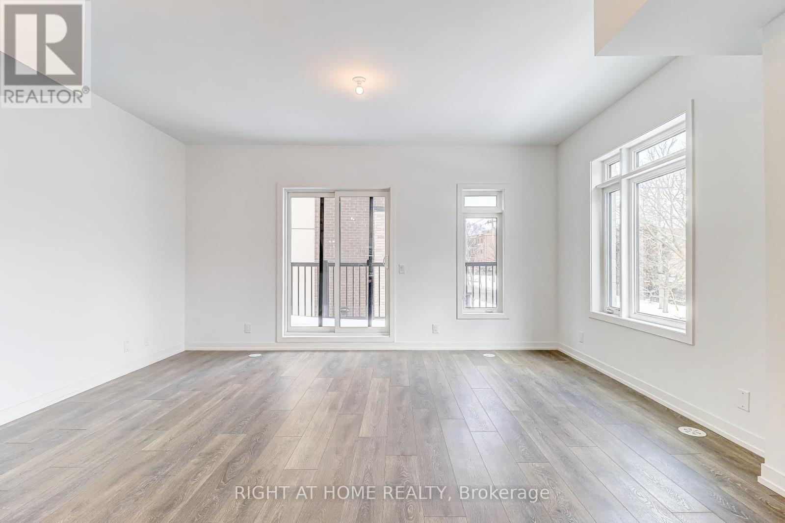 1 Case Ootes Drive, Toronto (Victoria Village), Ontario  M4A 0A9 - Photo 7 - C12790948