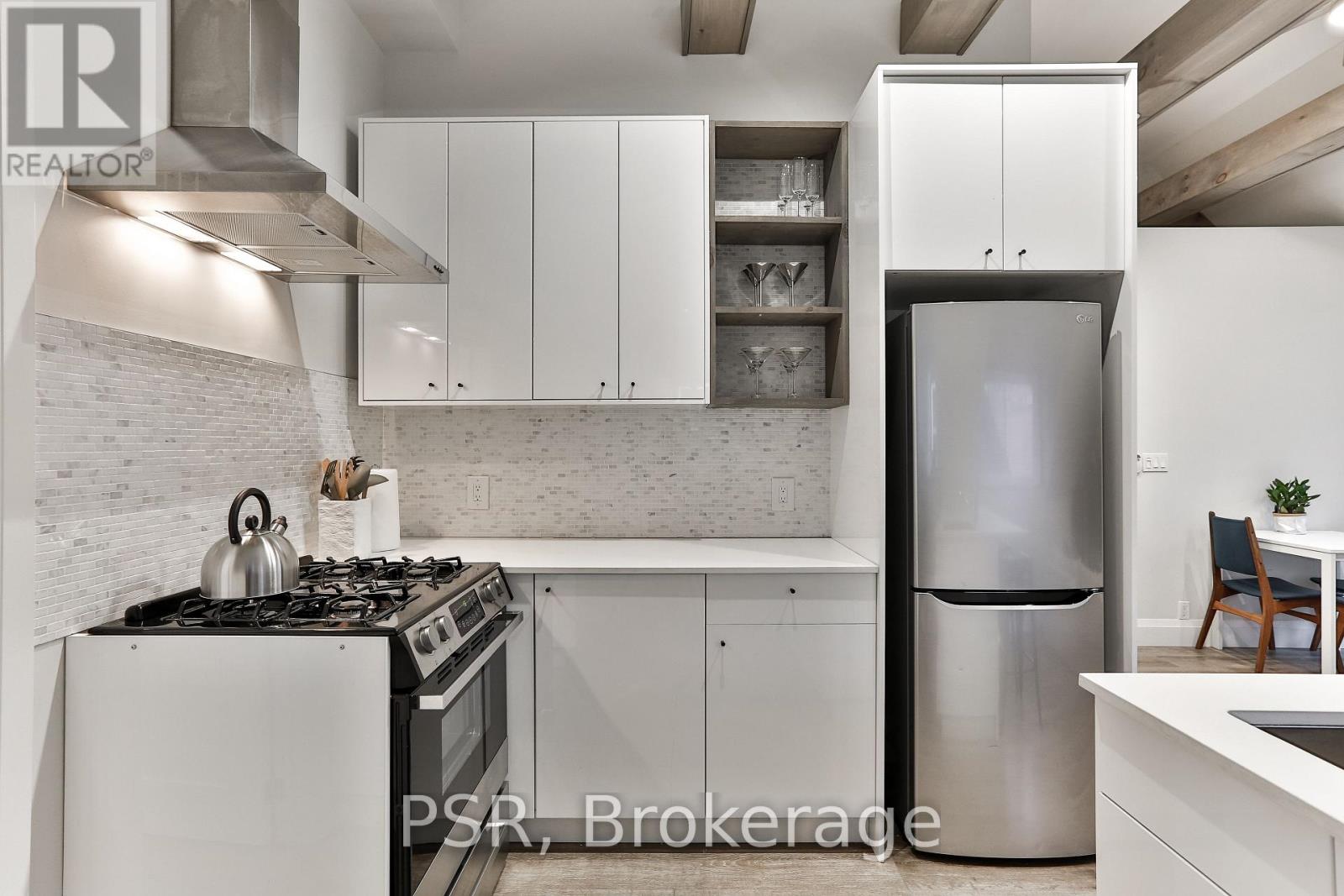 Upper - 264 Dovercourt Road, Toronto, Ontario  M6J 3E1 - Photo 2 - C12815908