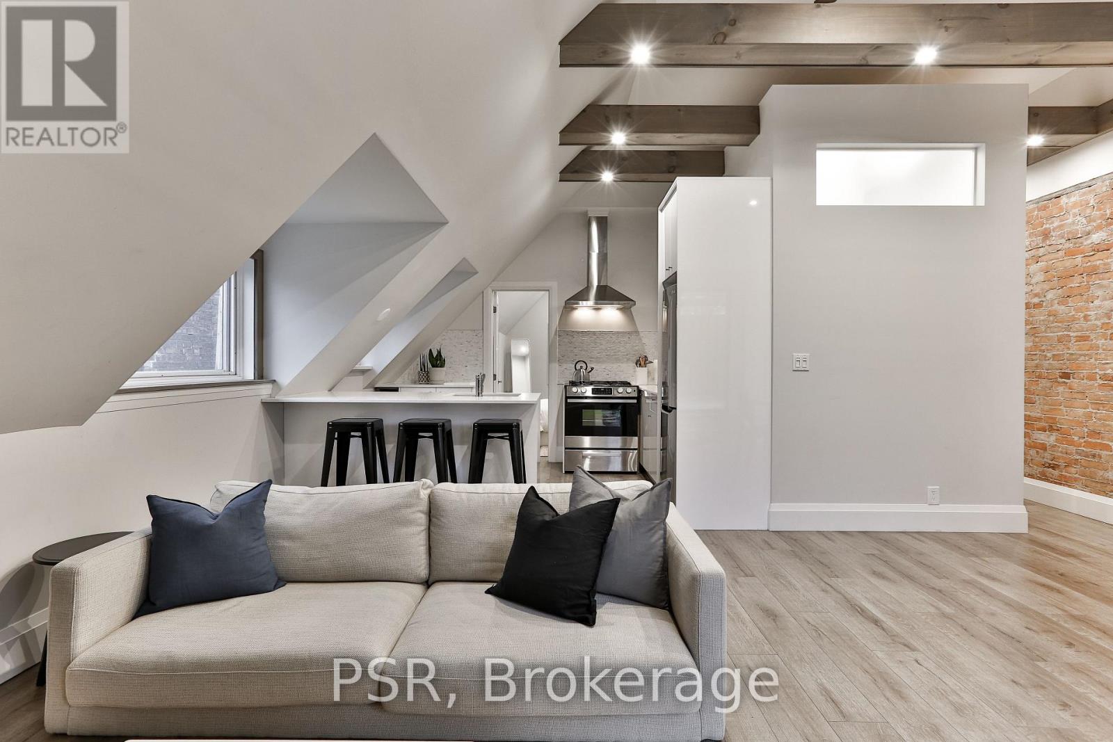 Upper - 264 Dovercourt Road, Toronto, Ontario  M6J 3E1 - Photo 9 - C12815908