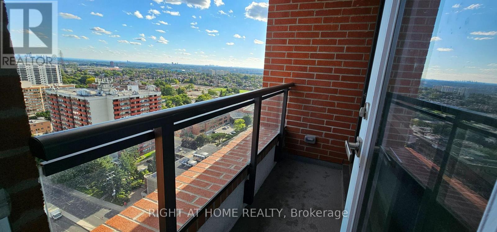 2010 - 830 Lawrence Avenue W, Toronto, Ontario  M6A 0B6 - Photo 2 - W12782690