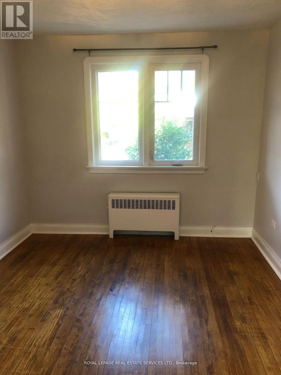 Main Fl - 1 Ash Crescent, Toronto, Ontario  M8W 1E2 - Photo 14 - W12818598