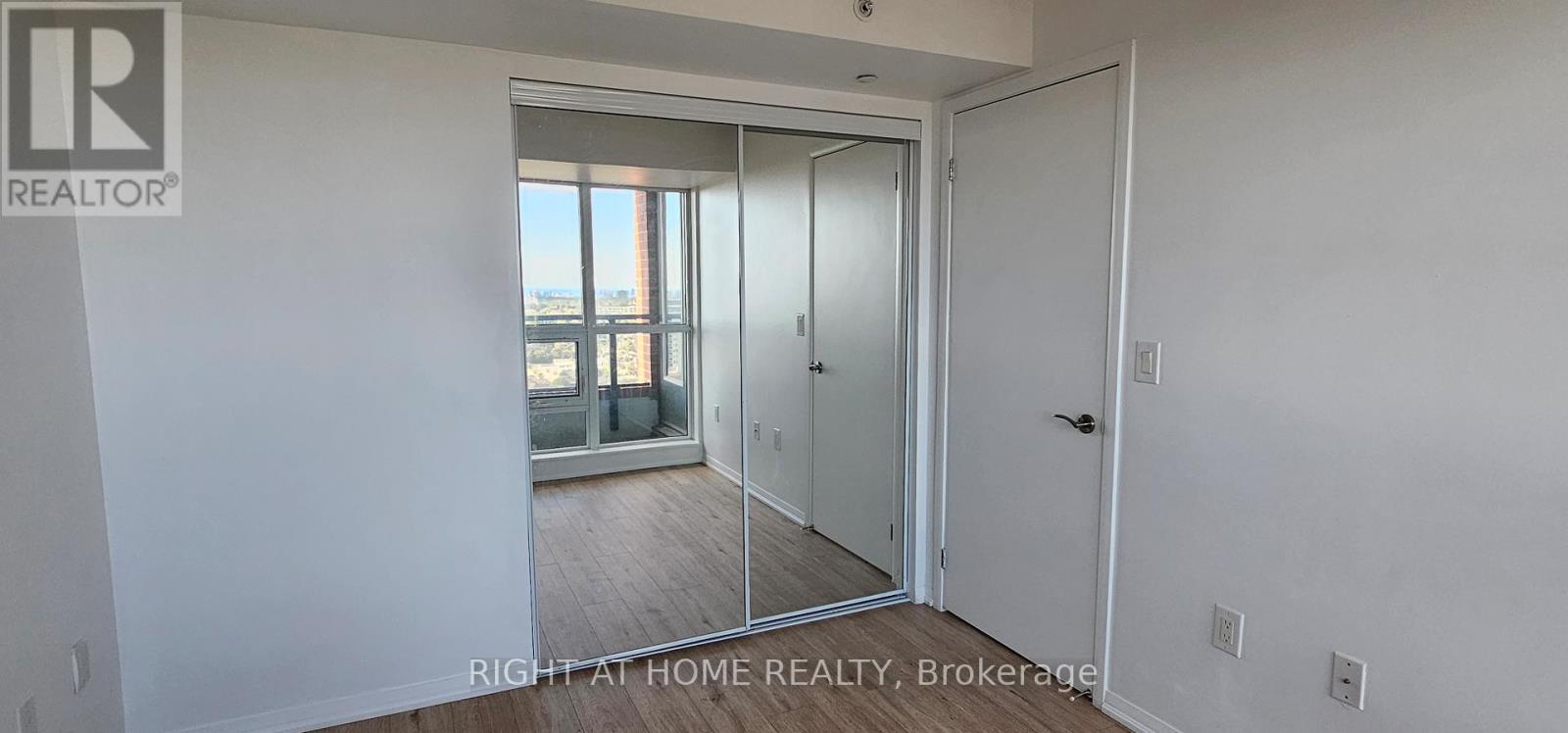 2010 - 830 Lawrence Avenue W, Toronto, Ontario  M6A 0B6 - Photo 4 - W12782690