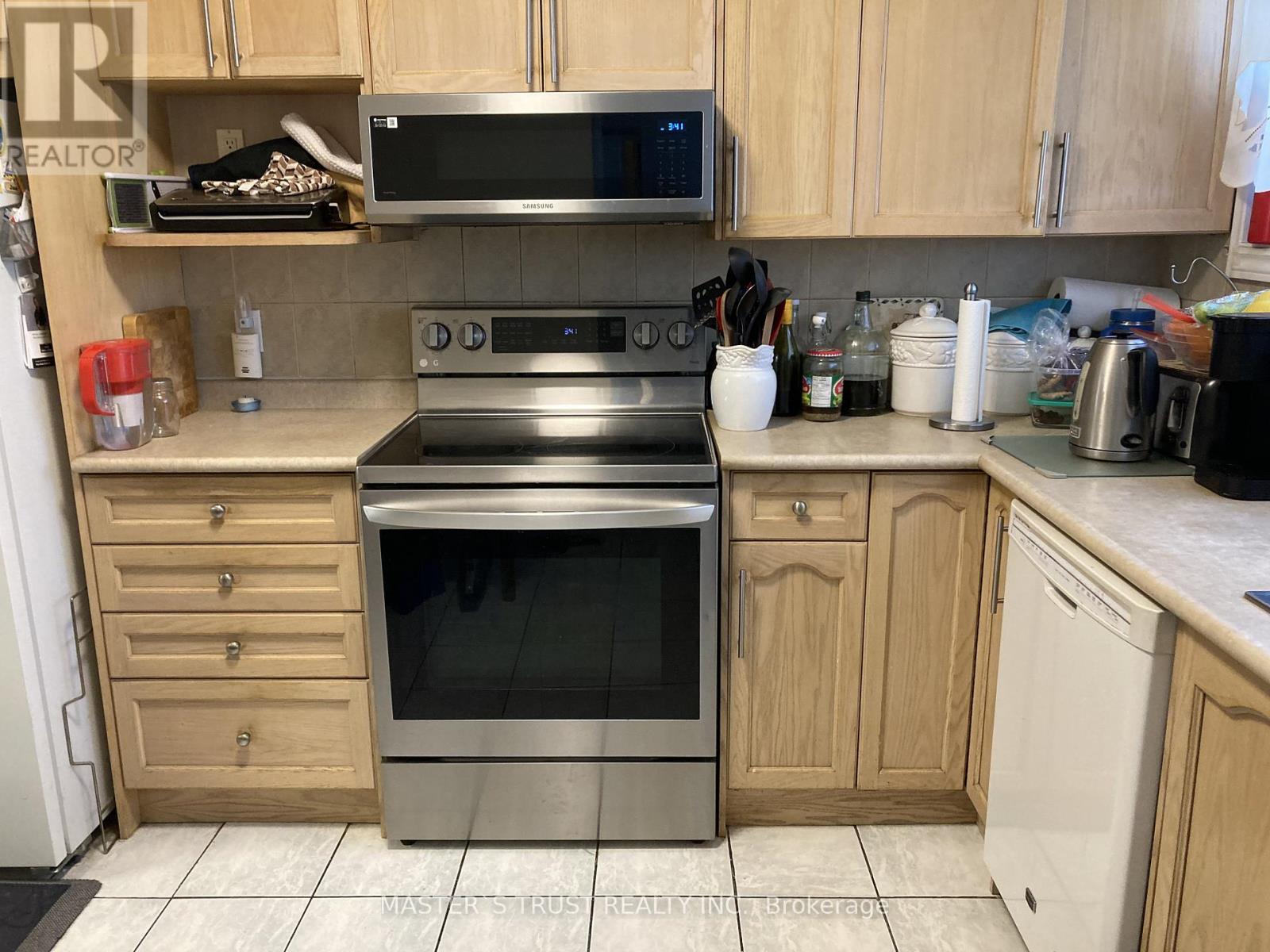 #6 - 374 Driftwood Avenue, Toronto, Ontario  M3N 2P5 - Photo 9 - W12819986