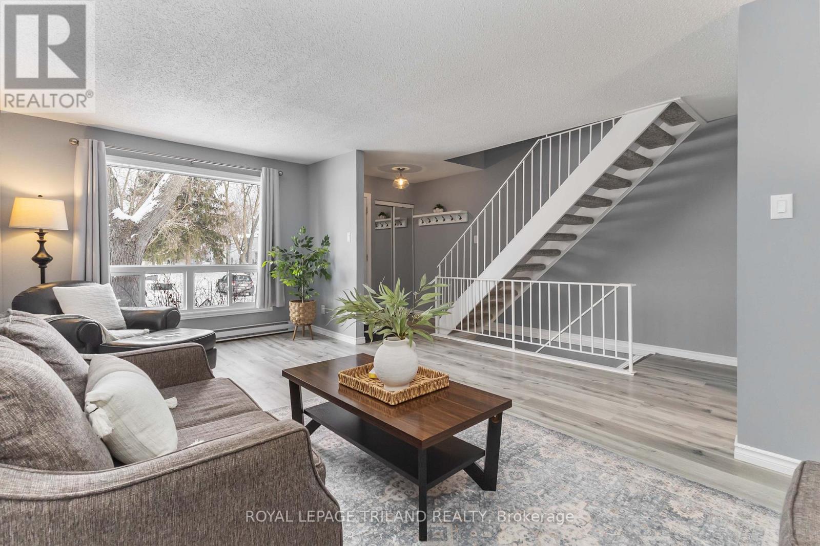 242 Monmore Road, London North, Ontario  N6G 3B4 - Photo 5 - X12752556