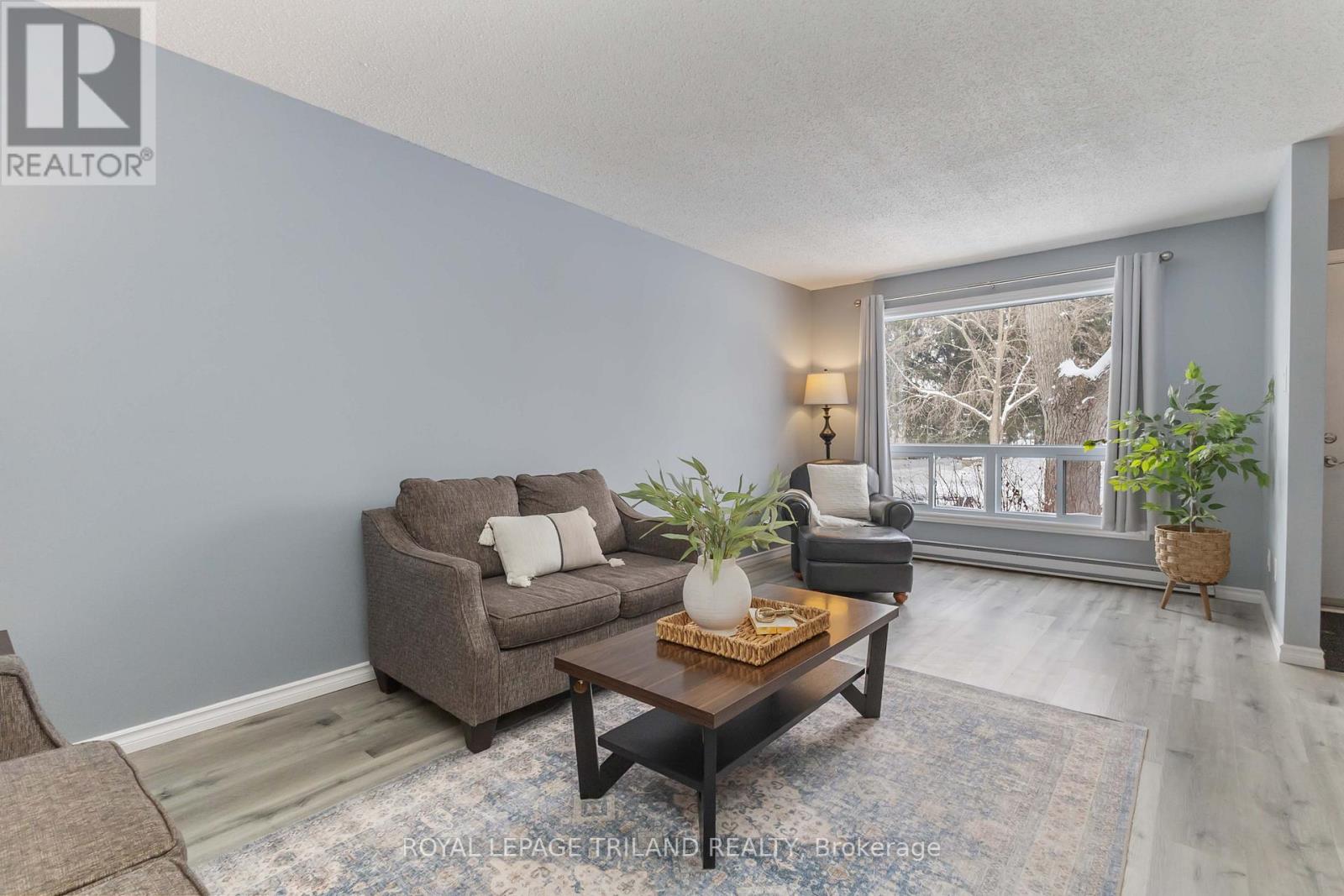 242 Monmore Road, London North, Ontario  N6G 3B4 - Photo 6 - X12752556