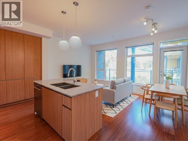 320 516 Foster Avenue, Coquitlam, British Columbia  V3J 0H8 - Photo 3 - R3093538