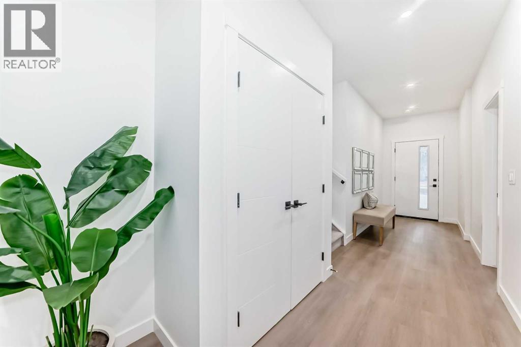 8530 Bowness Road Nw, Calgary, Alberta  T3B 0H7 - Photo 4 - A2280360