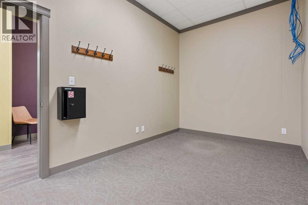 Unit A, 5051 50 Street, Camrose, Alberta  T4V 1R3 - Photo 4 - A2288982