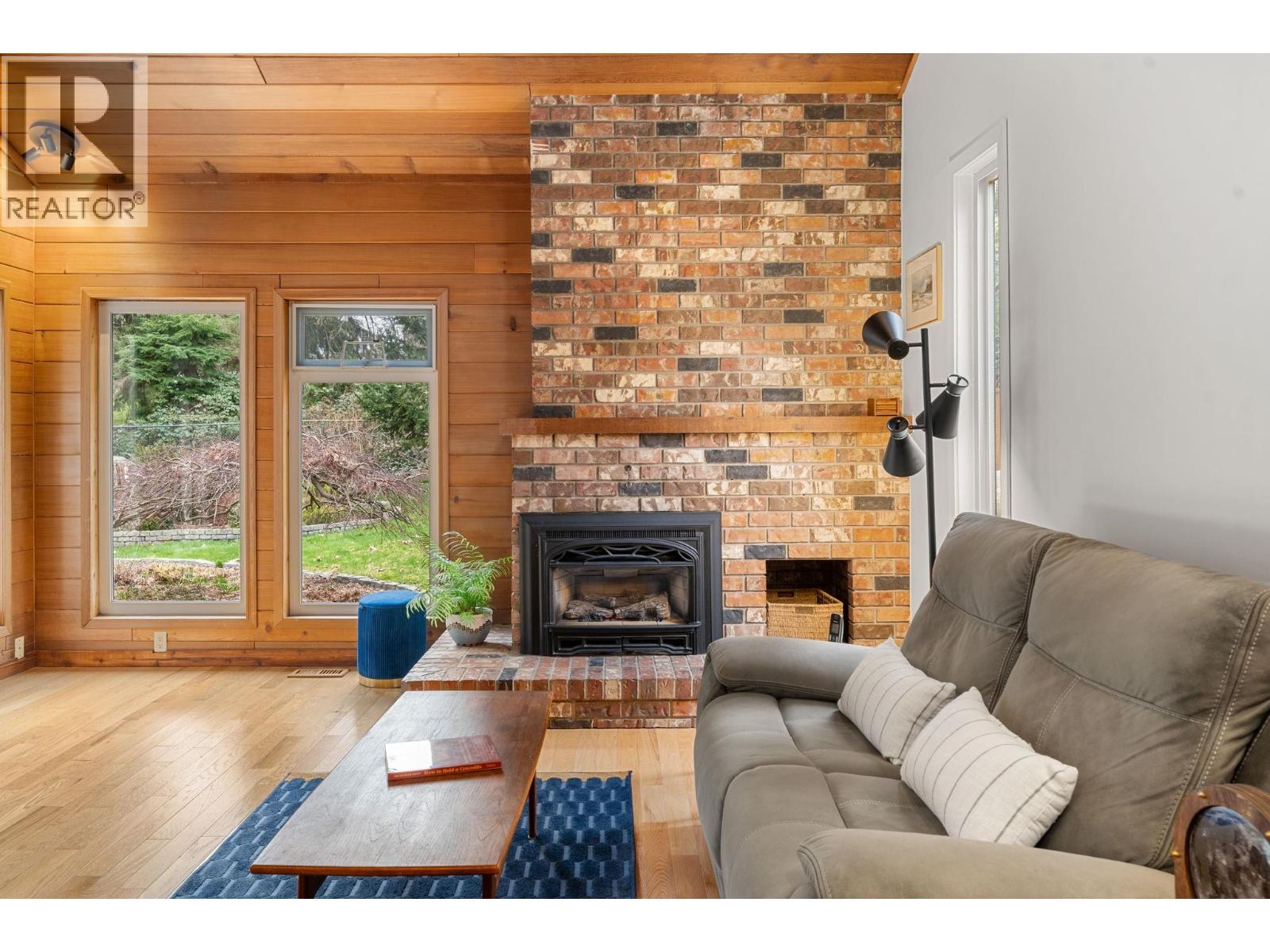 667 Fairway Drive, North Vancouver, British Columbia  V7G 1Z5 - Photo 4 - R3092427