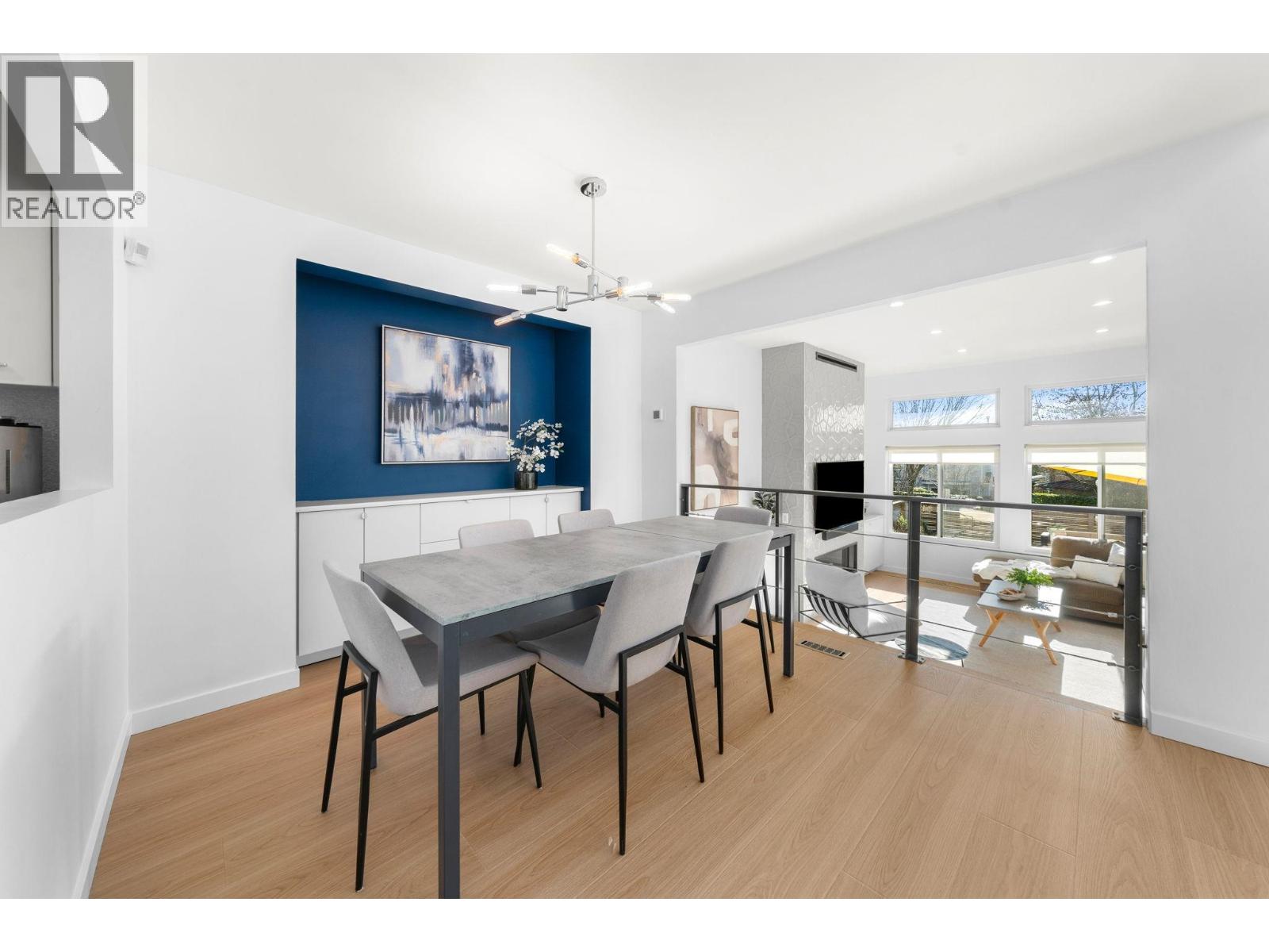 256 W 5th Street, North Vancouver, British Columbia  V7M 1K1 - Photo 8 - R3093674