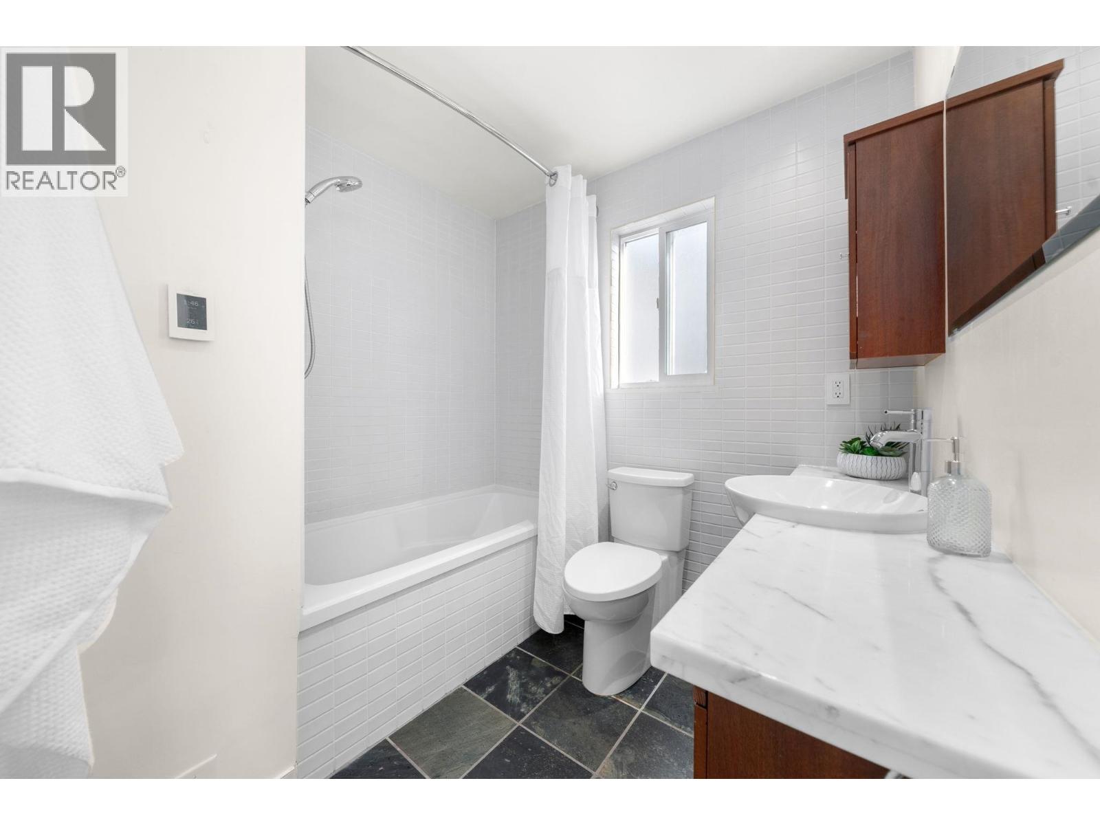 256 W 5th Street, North Vancouver, British Columbia  V7M 1K1 - Photo 23 - R3093674