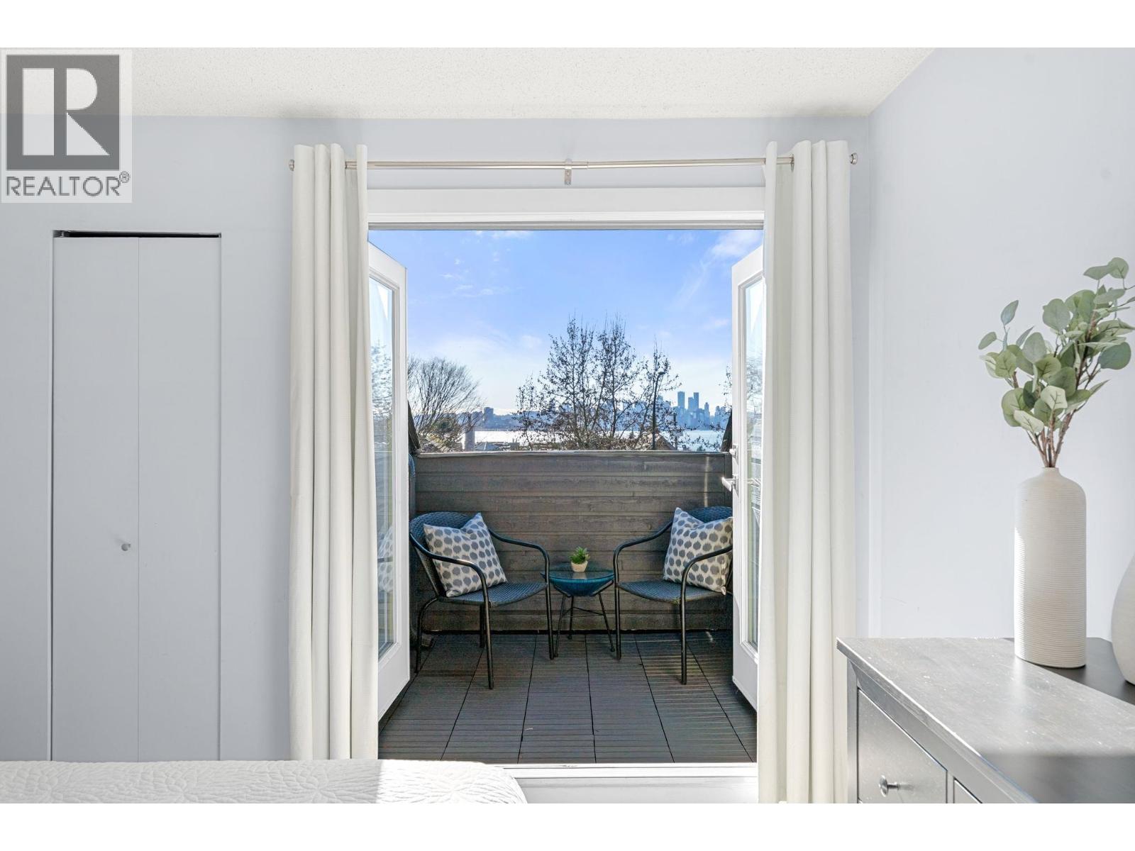 256 W 5th Street, North Vancouver, British Columbia  V7M 1K1 - Photo 22 - R3093674