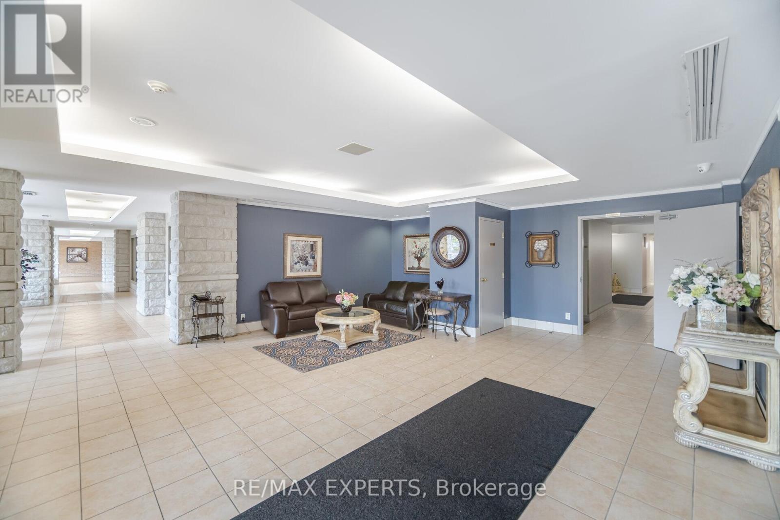 313 - 2504 Rutherford Road, Vaughan, Ontario  L4K 5N5 - Photo 5 - N12825050