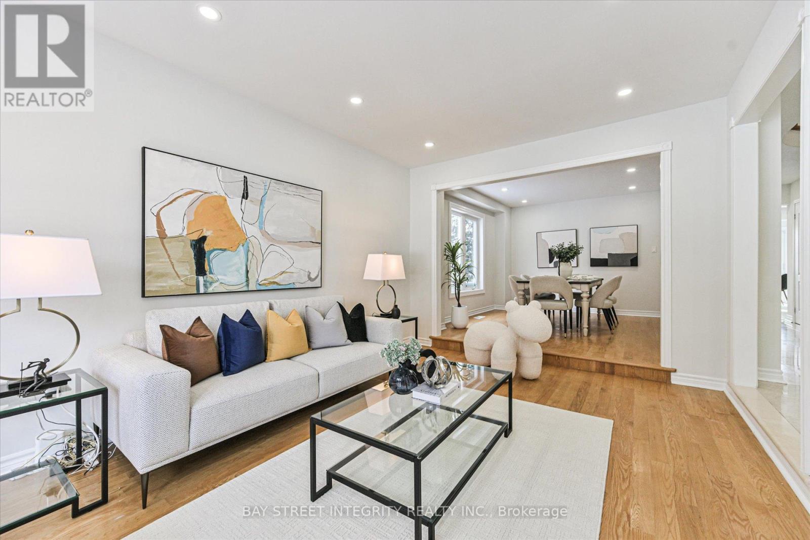 28 Carnforth Drive, Markham, Ontario  L3R 7W1 - Photo 7 - N12825064