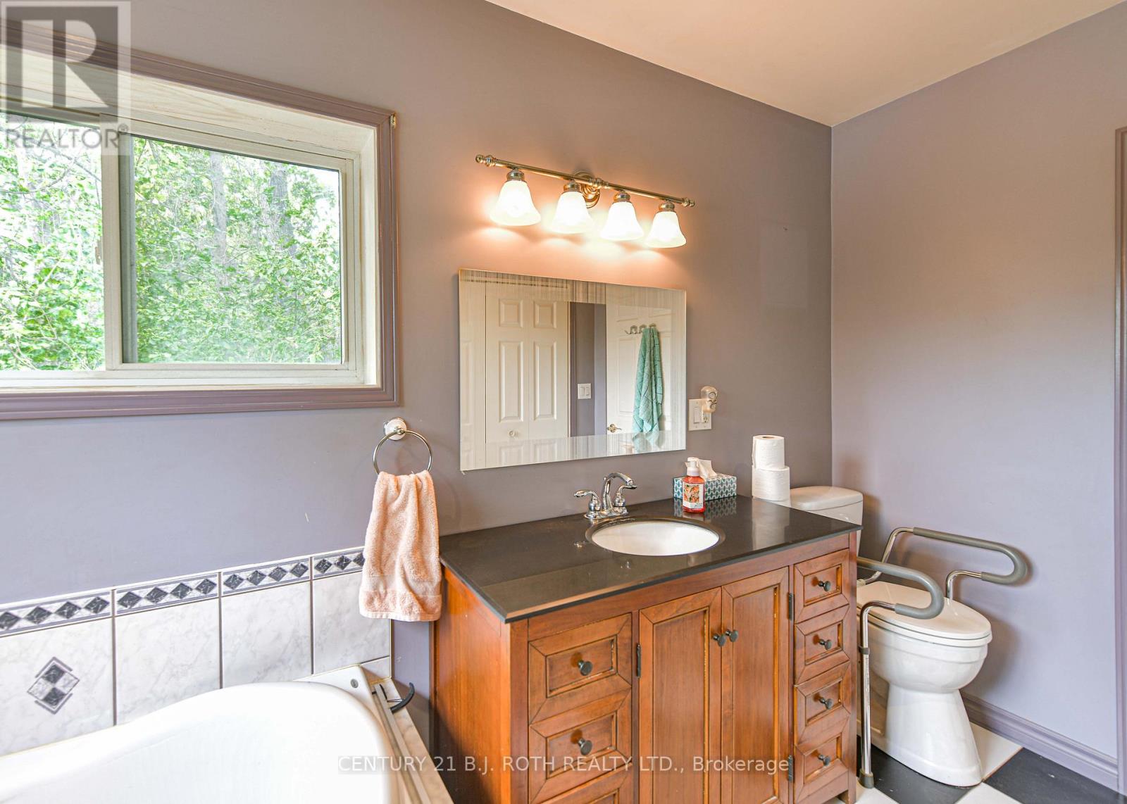 3297 Muskoka Street, Severn, Ontario  L0K 2B0 - Photo 29 - S12825052