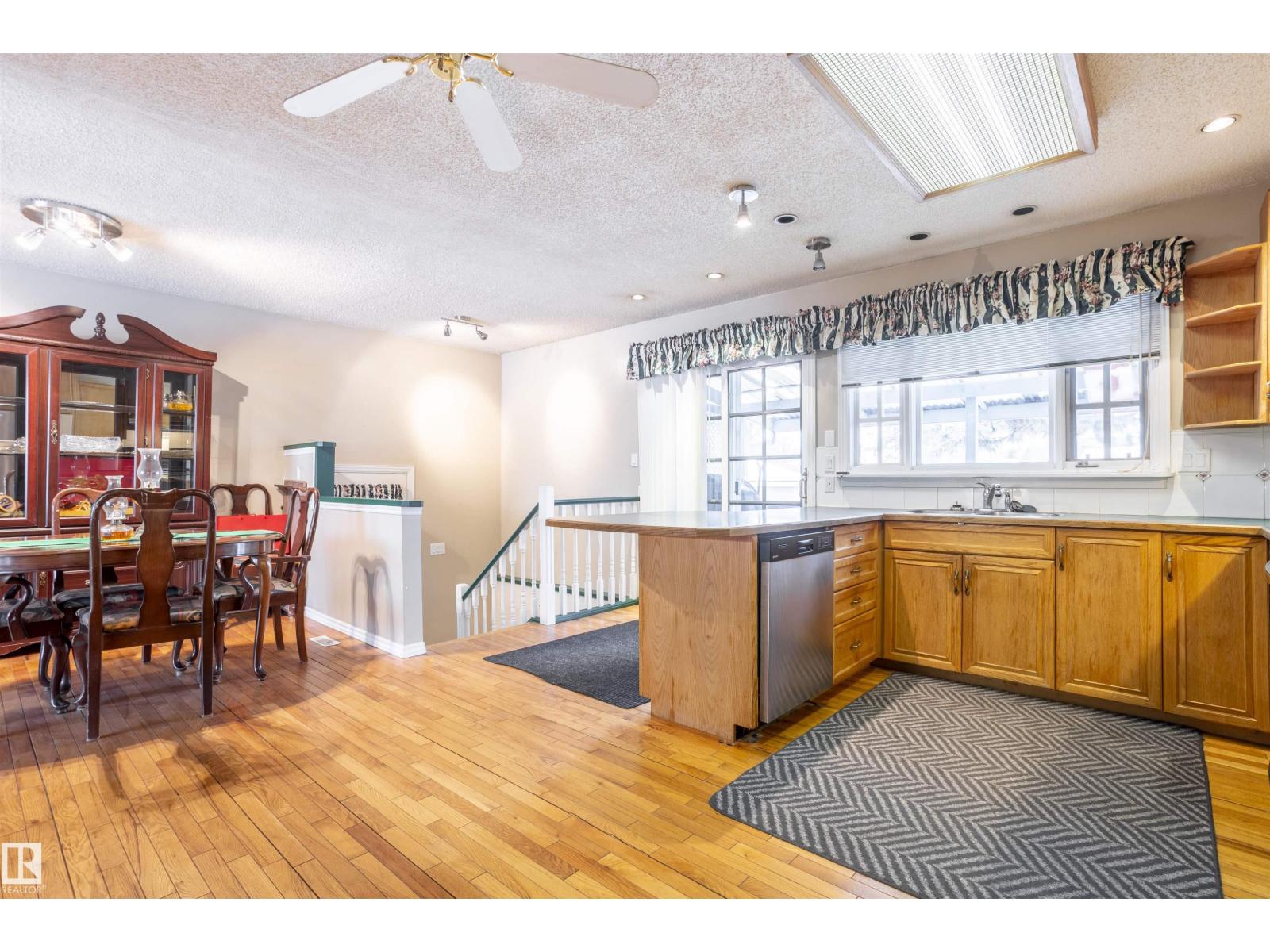 38 Arlington St, Spruce Grove, Alberta  T7X 2C1 - Photo 4 - E4475035