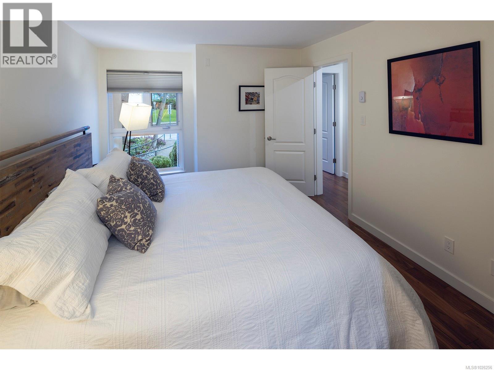 202 1501 Richmond Rd, Victoria, British Columbia  V8R 4R2 - Photo 16 - 1026256