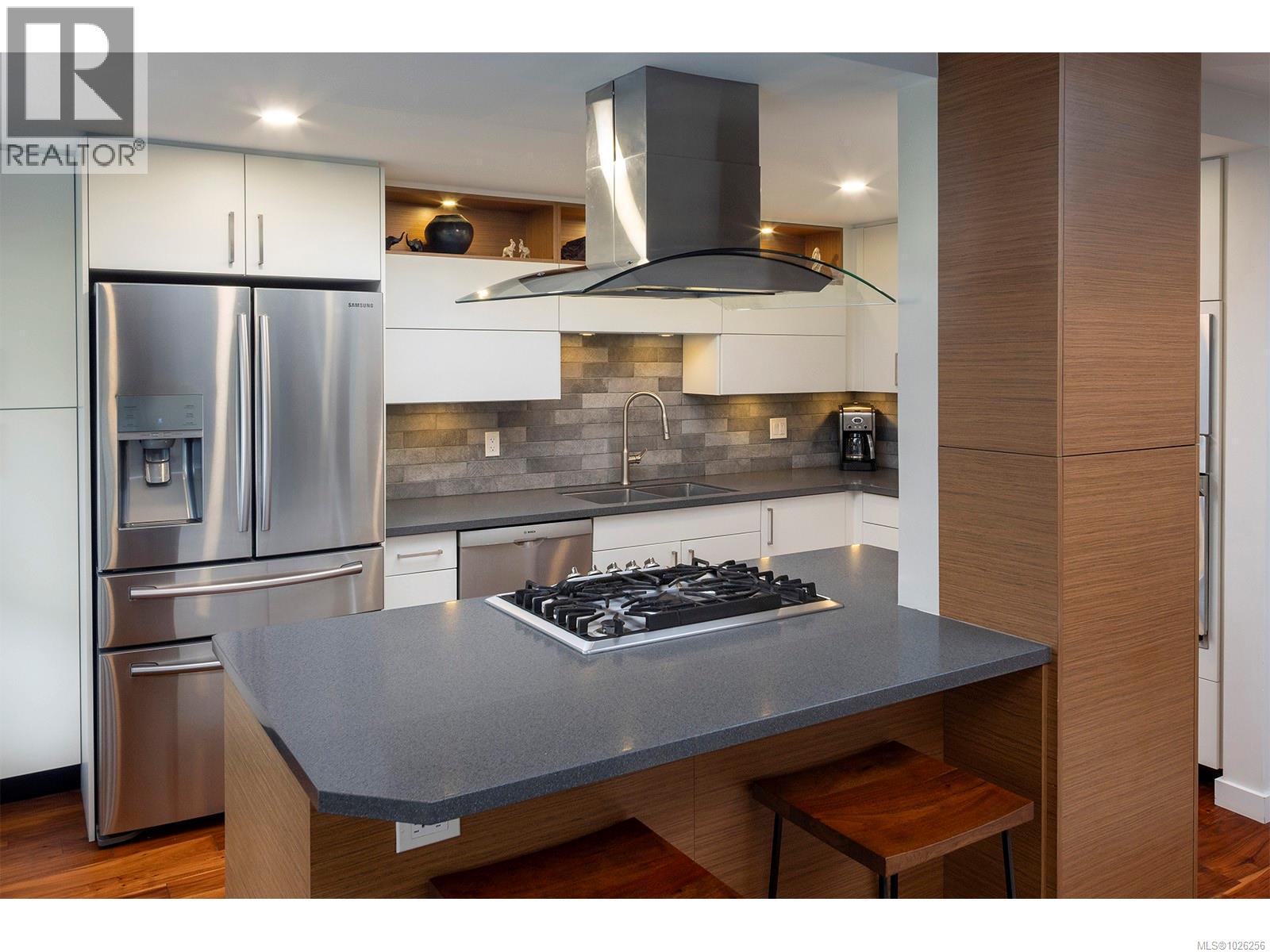 202 1501 Richmond Rd, Victoria, British Columbia  V8R 4R2 - Photo 8 - 1026256