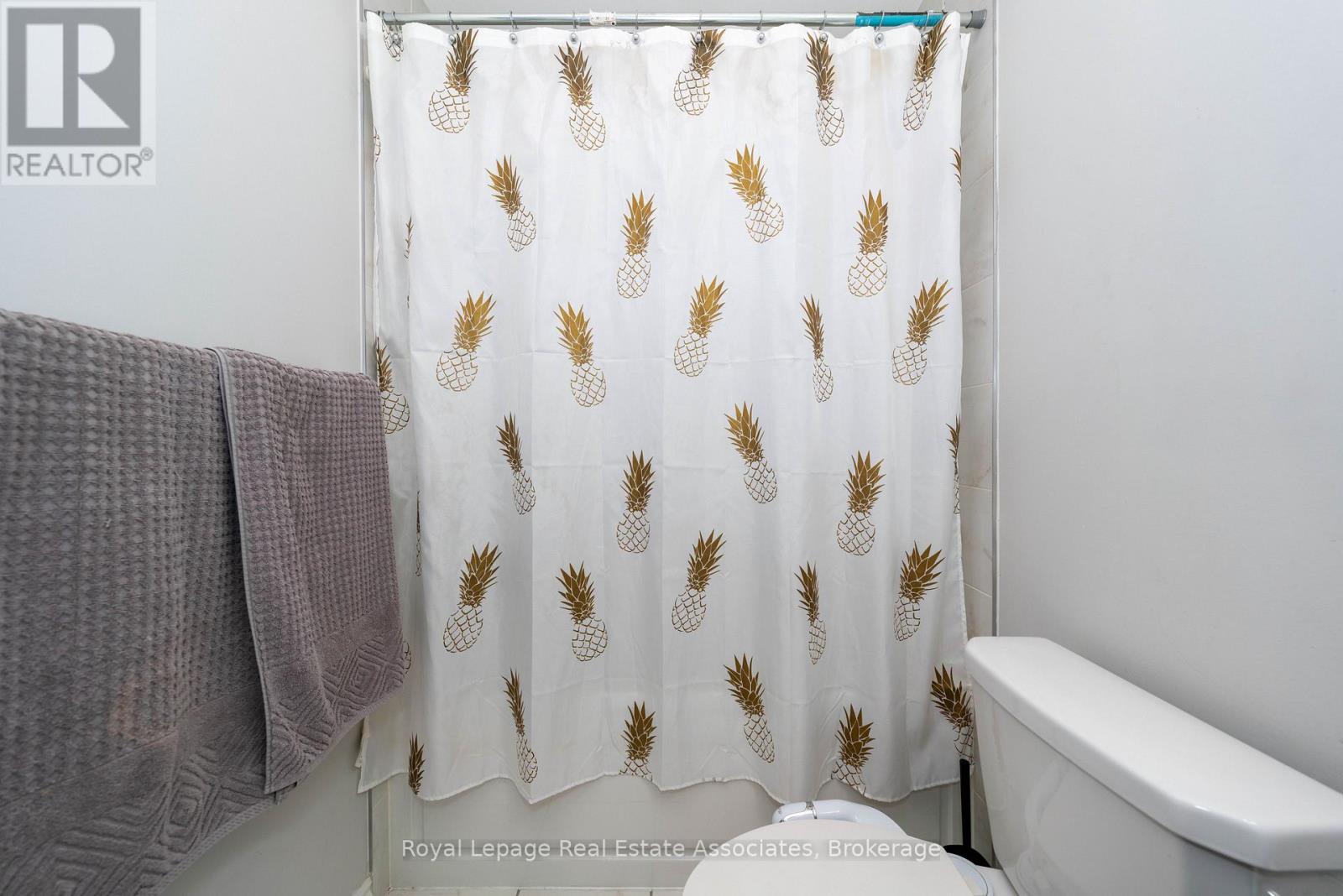 111 Gore Court, Milton, Ontario  L9E 1G3 - Photo 15 - W12825036