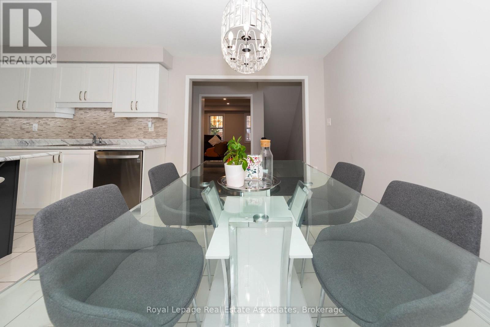 111 Gore Court, Milton, Ontario  L9E 1G3 - Photo 6 - W12825036