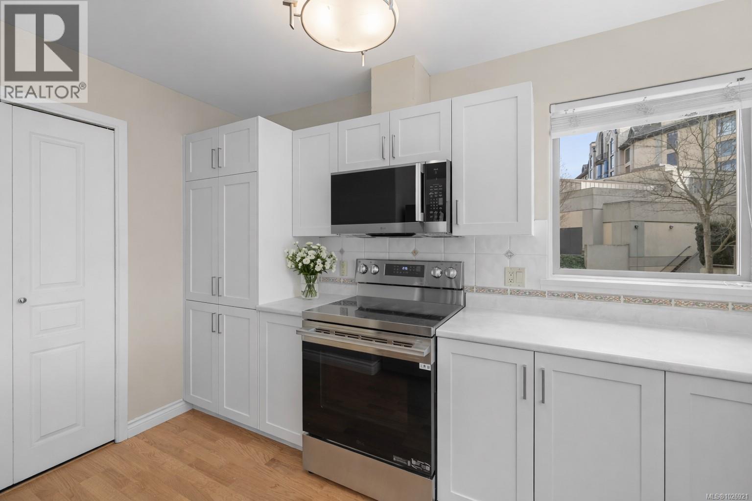 10 33 Songhees Rd, Victoria, British Columbia  V9A 7M6 - Photo 5 - 1026921