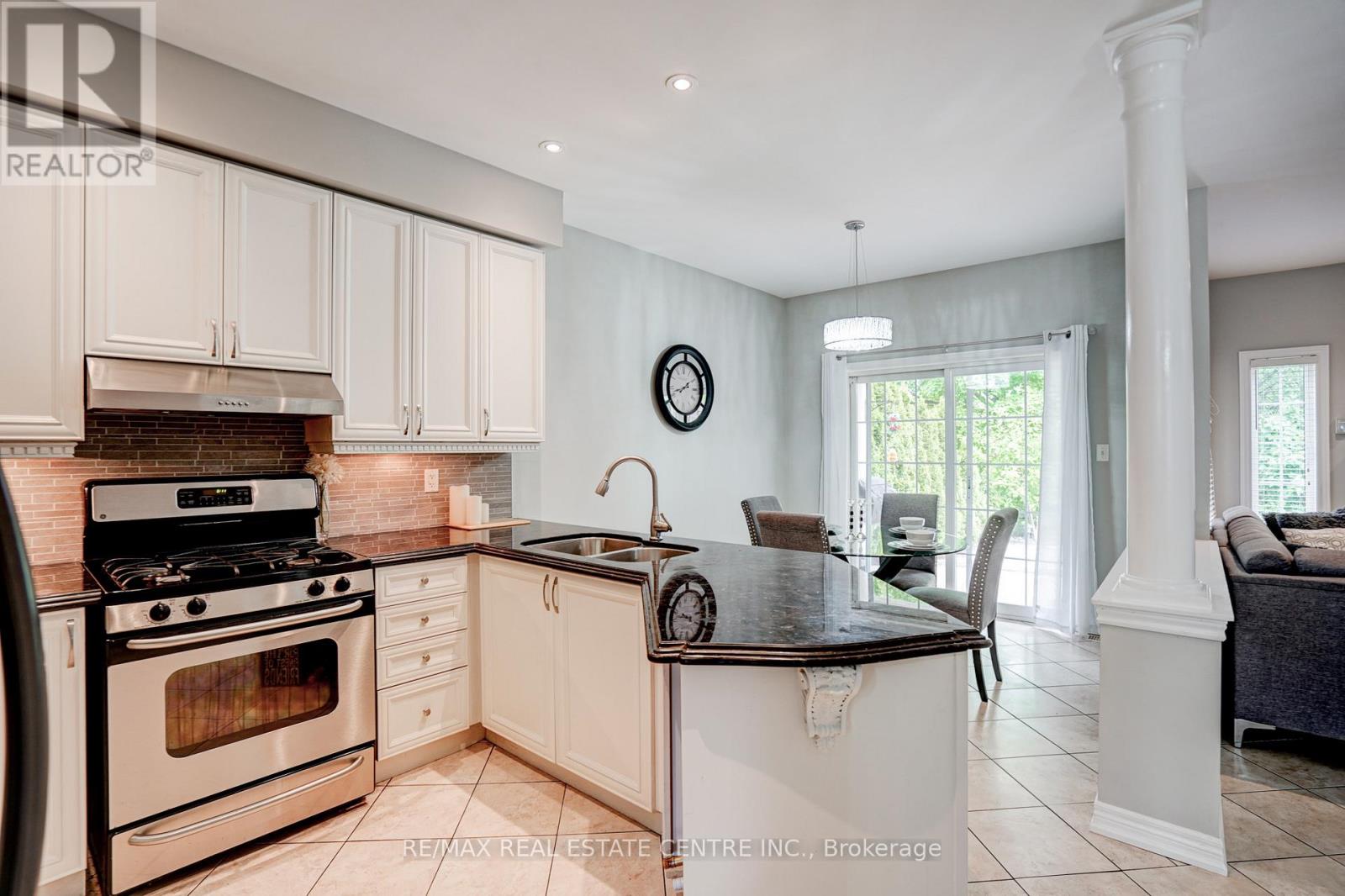 148 Bonistel Crescent, Brampton, Ontario  L7A 3H1 - Photo 12 - W12825040