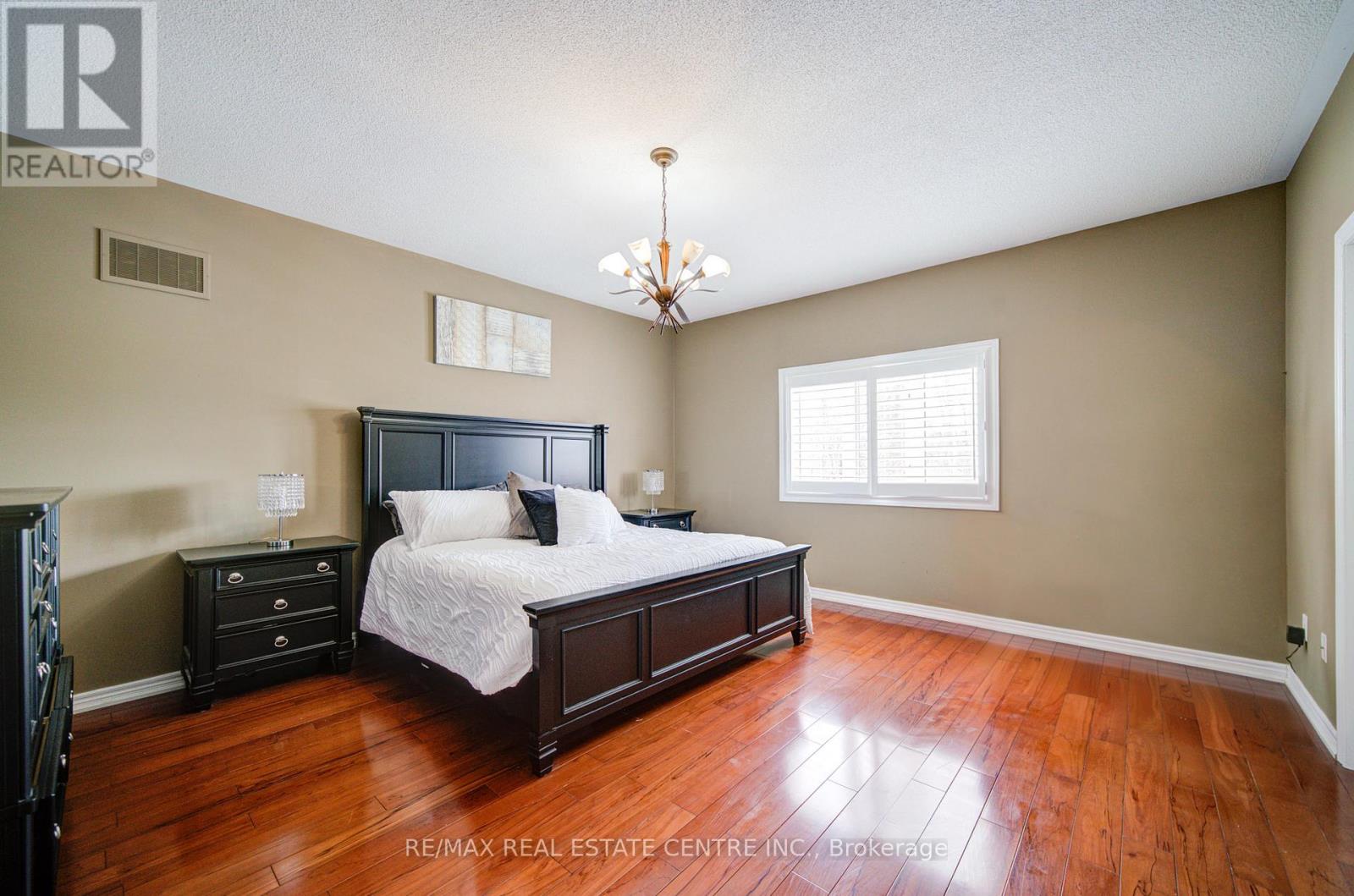 148 Bonistel Crescent, Brampton, Ontario  L7A 3H1 - Photo 14 - W12825040