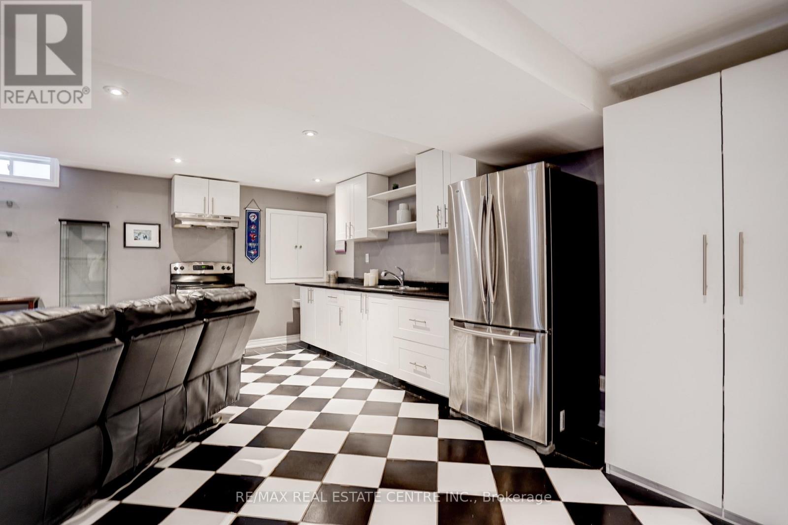 148 Bonistel Crescent, Brampton, Ontario  L7A 3H1 - Photo 27 - W12825040