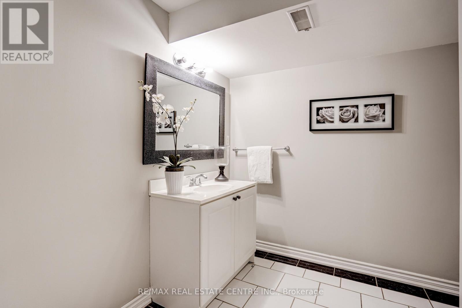 148 Bonistel Crescent, Brampton, Ontario  L7A 3H1 - Photo 33 - W12825040